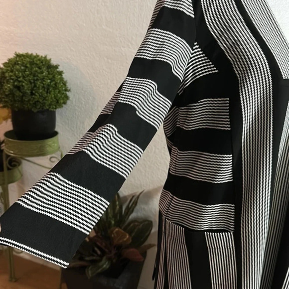 BCBGMAXAZRIA Striped Mini Shift Dress size L - Picture 7 of 15